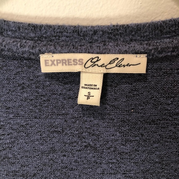 Fitted sweater bundle - Picture 3 of 6